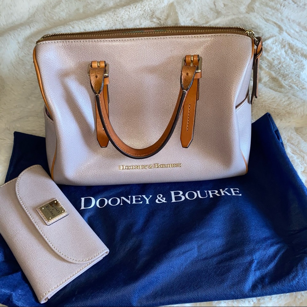 Dooney&Bourke Olivia Satchel(Oyster Color)